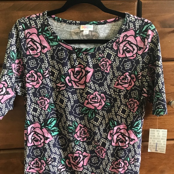 LuLaRoe Tops - Large Gigi NWT